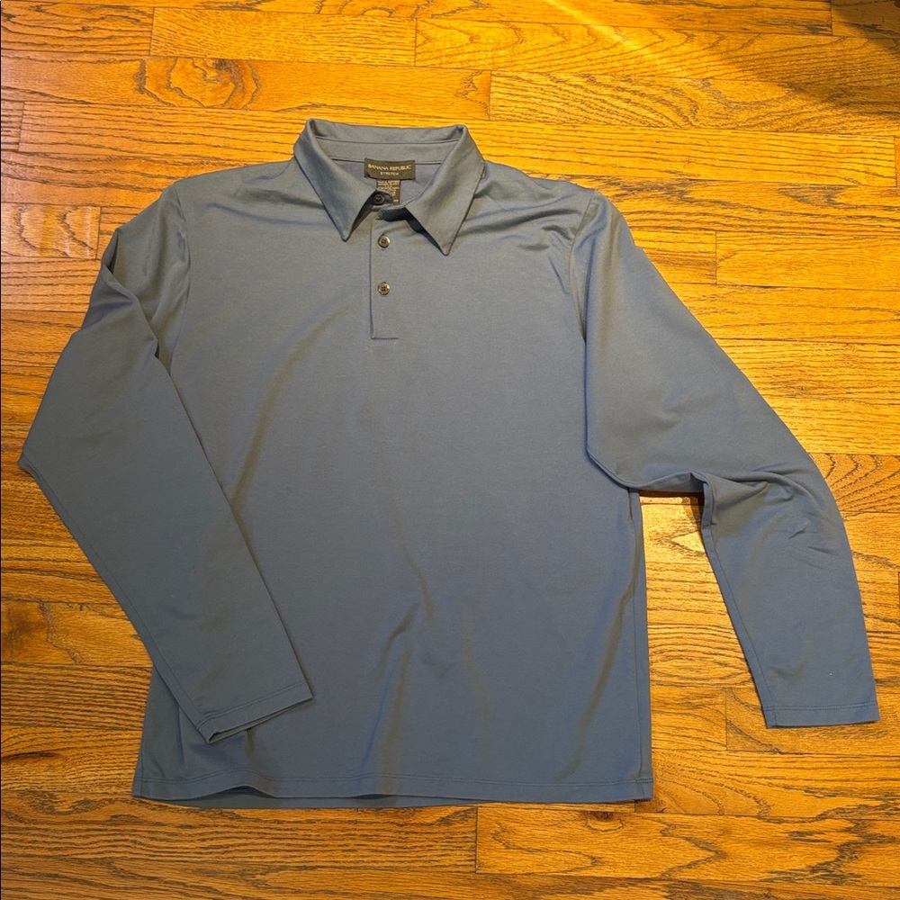 Banana Republic 3 Button Long Sleeve Pullover shirt Medium